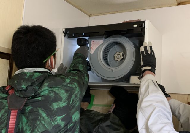Sアパート様　レンジフード・吊戸棚交換工事
